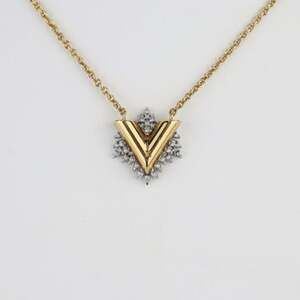 LOUIS VUITTON Gold Necklace